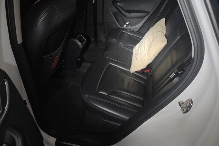 Used Audi Q3 2015 35 TFSI Comfort Model Left Rear Seat