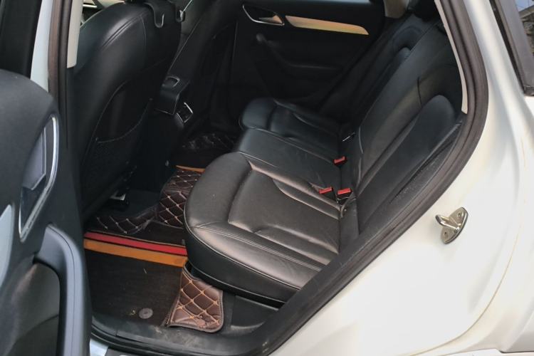 Used Audi Q3 2015 35 TFSI quattro Comfort model Left Rear Seat