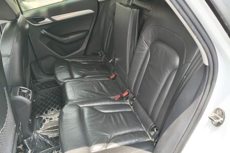 Used Audi Q3 2015 35 TFSI Comfort Model Left Rear Seat