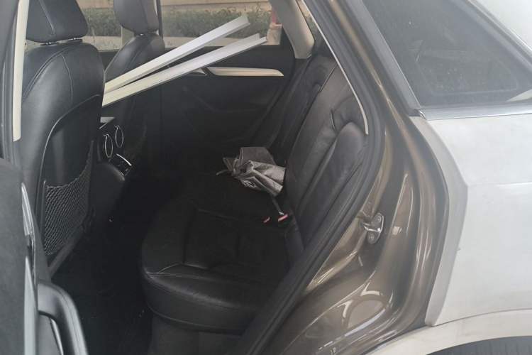 Used Audi Q3 2015 35 TFSI Comfort Model Left Rear Seat