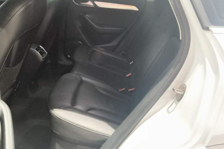 Used Audi Q3 2015 35 TFSI quattro Luxury Edition Left Rear Seat