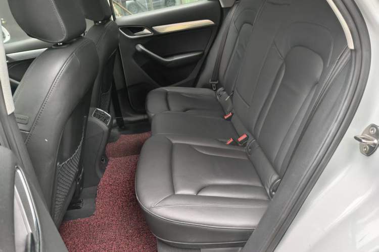 Used Audi Q3 2015 35 TFSI quattro Technology Edition Left Rear Seat