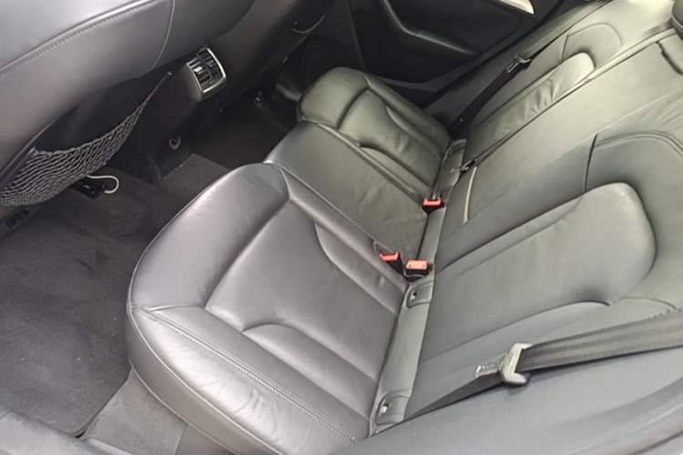 Used Audi Q3 2015 35 TFSI quattro Technology Edition Left Rear Seat