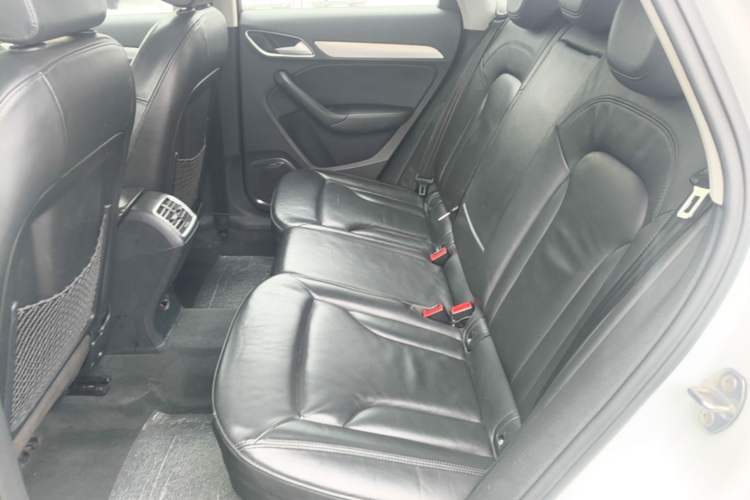Used Audi Q3 2015 35 TFSI quattro Luxury Edition Left Rear Seat