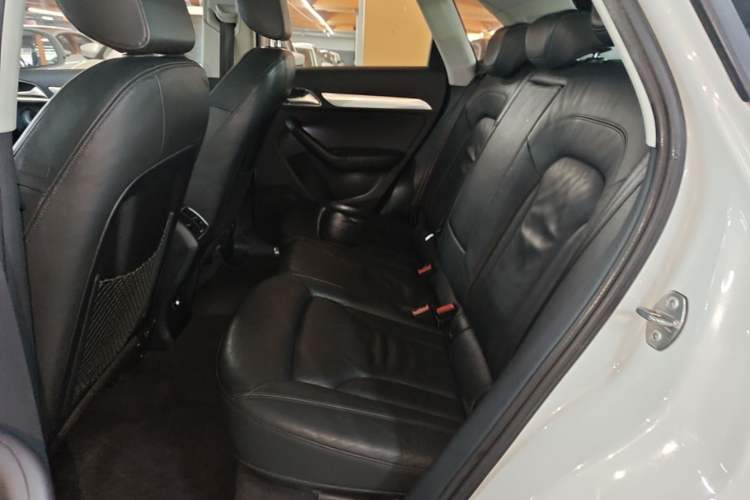 Used Audi Q3 2015 30 TFSI Comfort Model Left Rear Seat