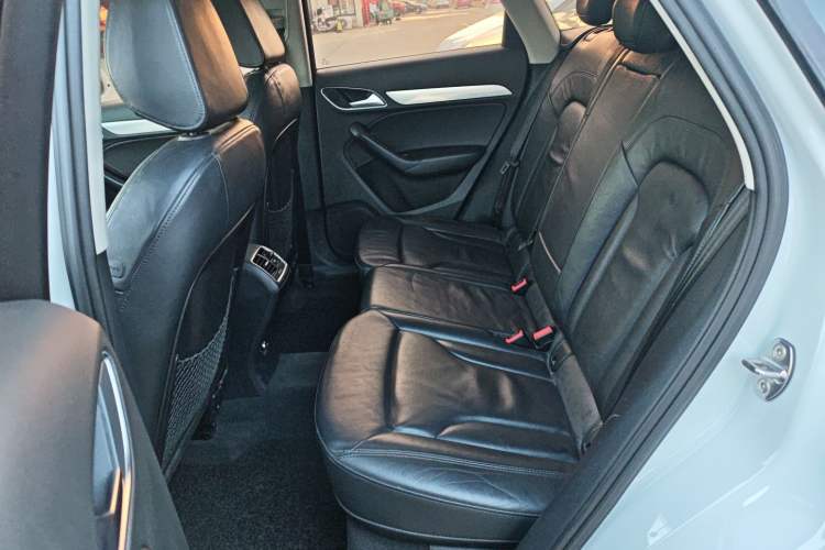 Used Audi Q3 2015 35 TFSI Comfort Model Left Rear Seat