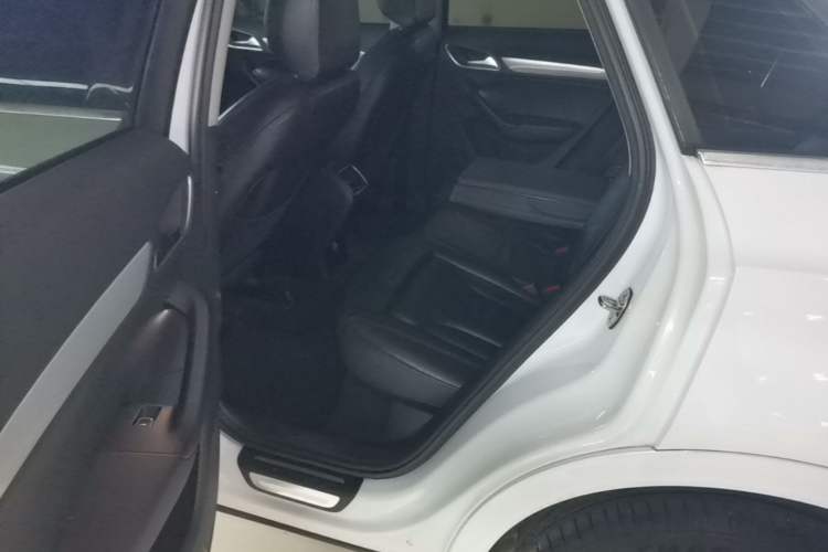 Used Audi Q3 2015 35 TFSI Comfort Model Left Rear Seat