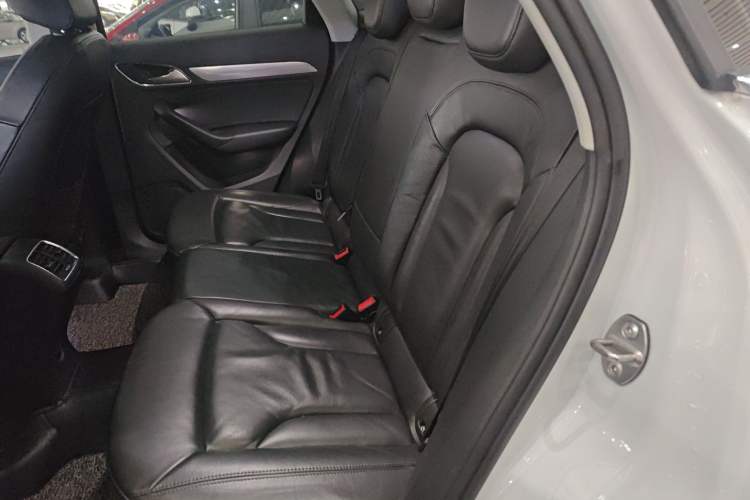 Used Audi Q3 2015 30 TFSI Comfort Model Left Rear Seat
