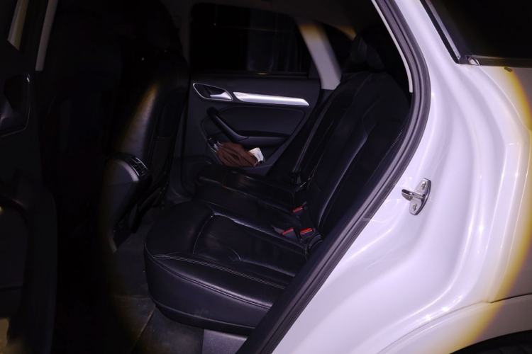 Used Audi Q3 2015 35 TFSI Comfort Model Left Rear Seat