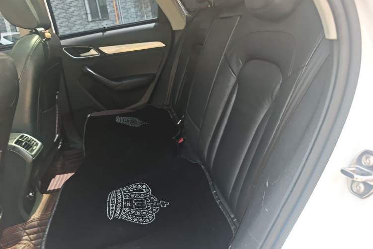 Used Audi Q3 2015 35 TFSI Comfort Model Left Rear Seat