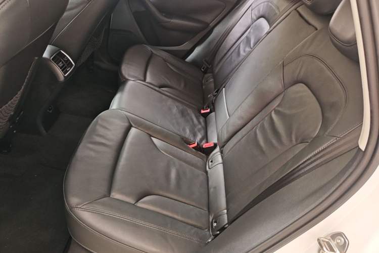 Used Audi Q3 2015 30 TFSI Comfort Model Left Rear Seat