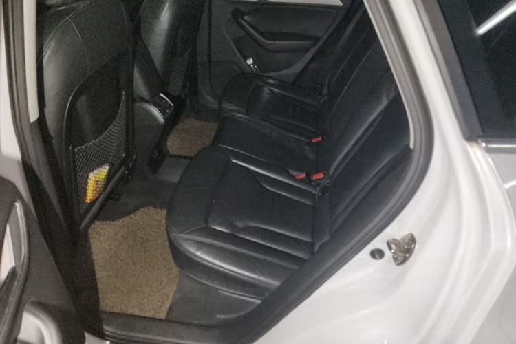 Used Audi Q3 2015 35 TFSI Comfort Model Left Rear Seat