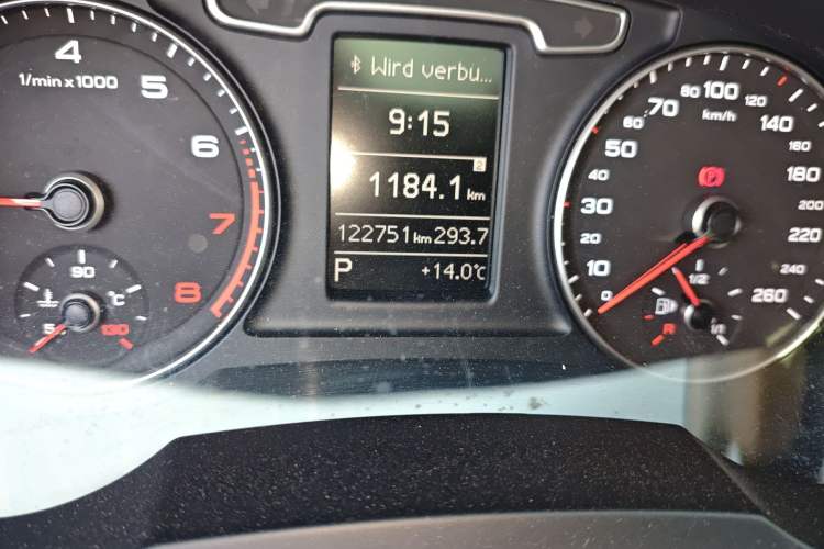 Used Audi Q3 2015 35 TFSI Comfort Model Odometer Close Up