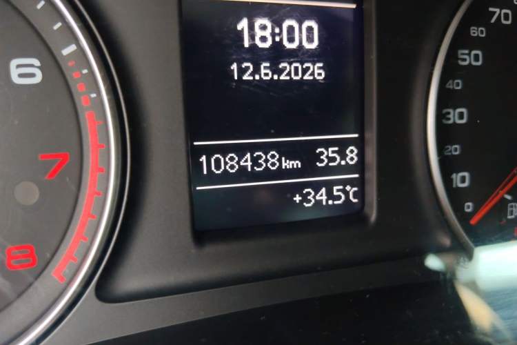 Used Audi Q3 2015 35 TFSI Comfort Model Odometer Close Up