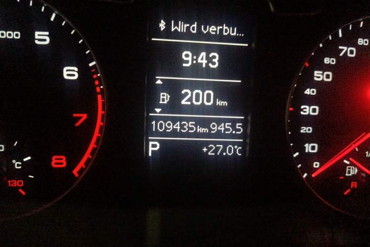 Used Audi Q3 2015 35 TFSI Comfort Model Odometer Close Up