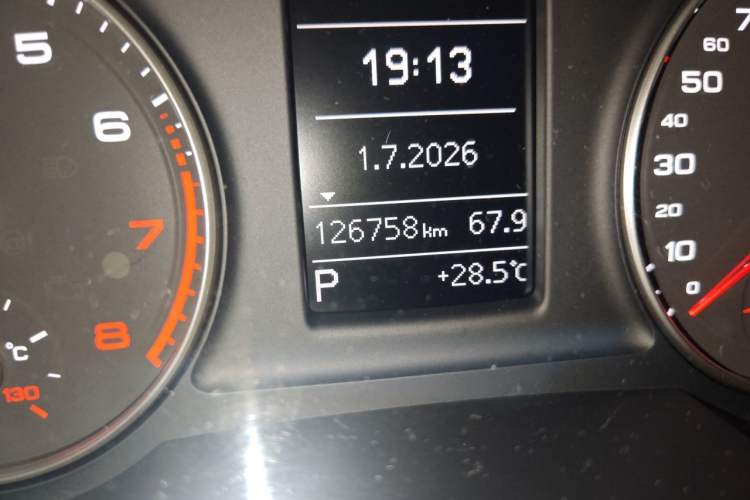 Used Audi Q3 2015 35 TFSI Comfort Model Odometer Close Up