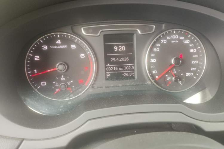 Used Audi Q3 2015 30 TFSI Ambition Edition Odometer Close Up