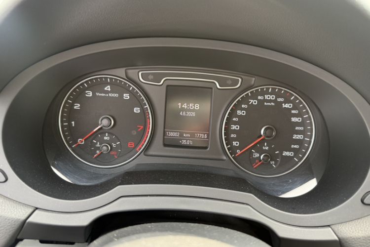 Used Audi Q3 2015 35 TFSI quattro Technology Edition Odometer Close Up