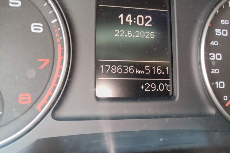 Used Audi Q3 2015 35 TFSI Comfort Model Odometer Close Up