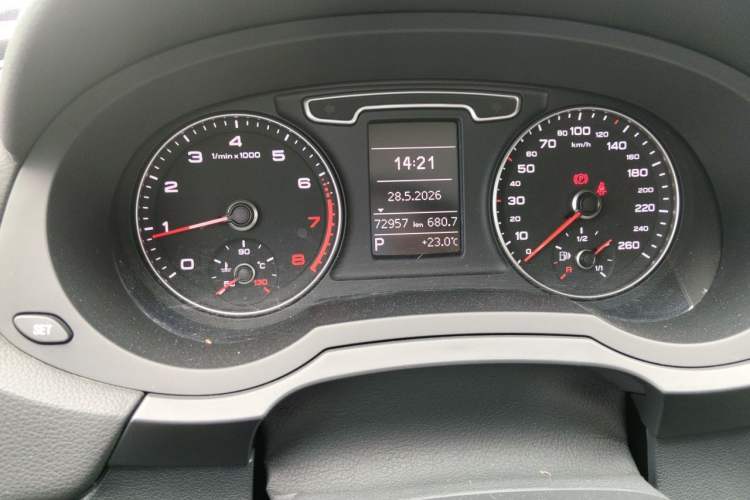 Used Audi Q3 2015 35 TFSI Millionth Anniversary Intelligent Edition Odometer Close Up