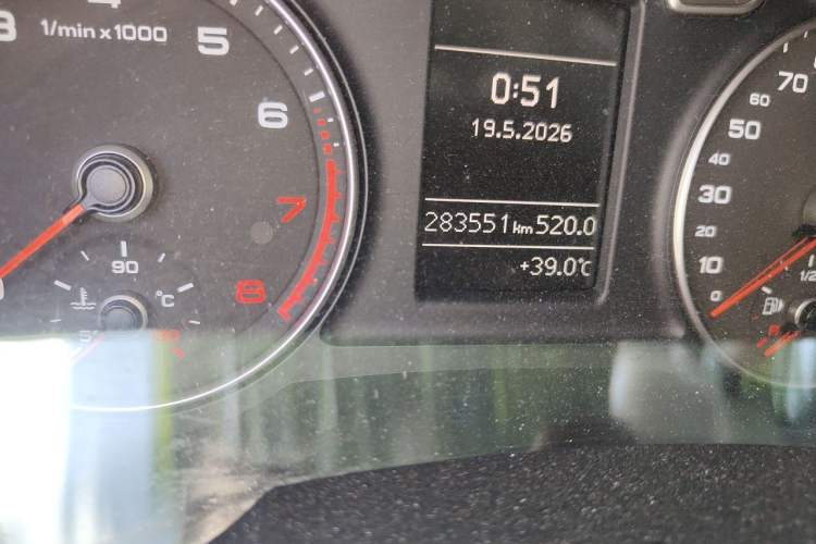 Used Audi Q3 2015 30 TFSI Comfort Model Odometer Close Up