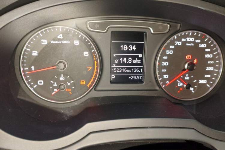 Used Audi Q3 2015 30 TFSI Comfort Model Odometer Close Up