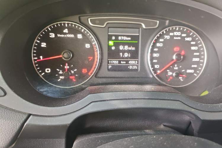 Used Audi Q3 2015 35 TFSI quattro Technology Edition Odometer Close Up