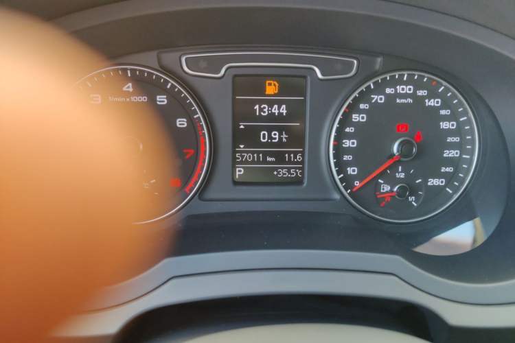 Used Audi Q3 2015 35 TFSI Comfort Model Odometer Close Up