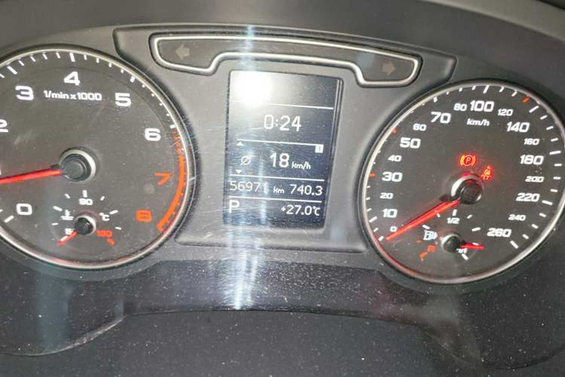 Used Audi Q3 2015 35 TFSI Comfort Model Odometer Close Up
