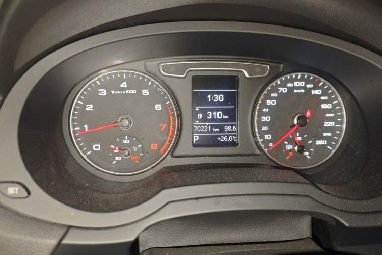 Used Audi Q3 2015 35 TFSI Comfort Model Odometer Close Up