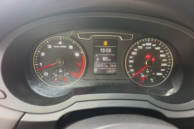 Used Audi Q3 2015 30 TFSI Ambition Edition Odometer Close Up
