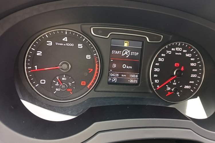 Used Audi Q3 2015 35 TFSI quattro Technology Edition Odometer Close Up