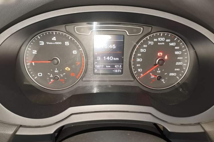 Used Audi Q3 2015 35 TFSI quattro Luxury Edition Odometer Close Up