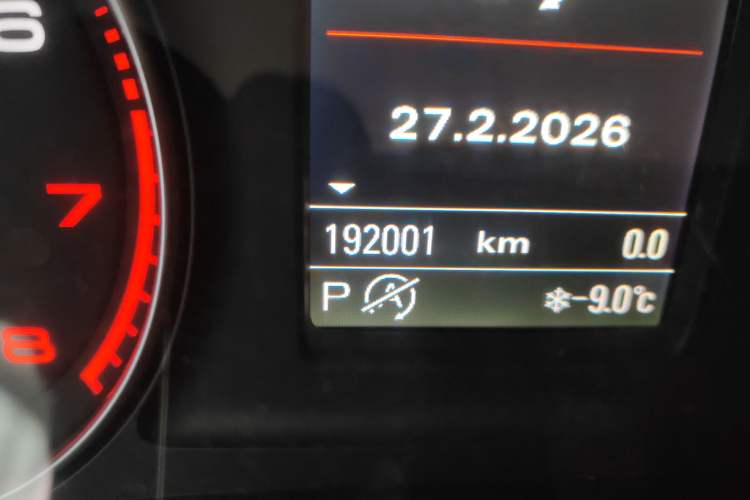 Used Audi Q3 2015 35 TFSI quattro Technology Edition Odometer Close Up