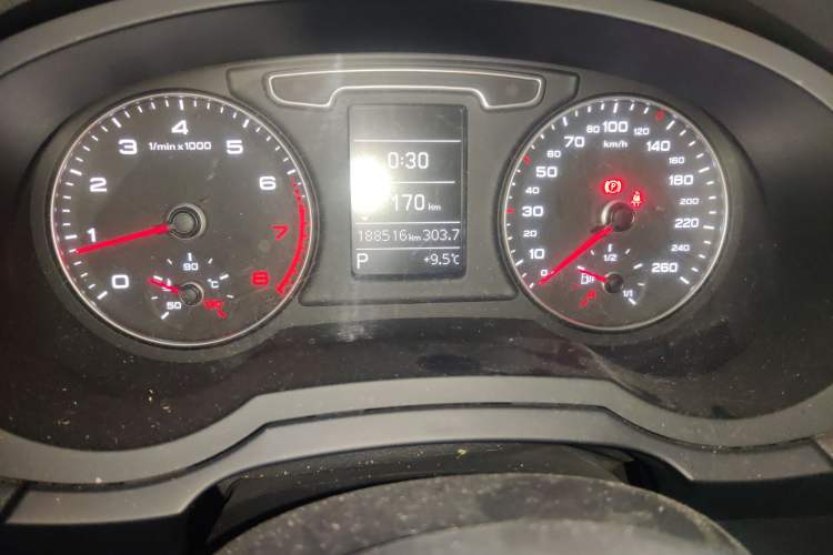Used Audi Q3 2015 35 TFSI Comfort Model Odometer Close Up