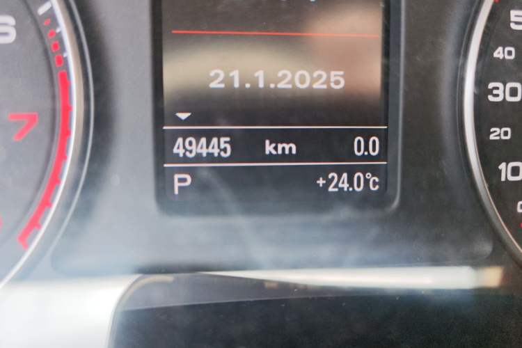 Used Audi Q3 2015 30 TFSI Comfort Model Odometer Close Up