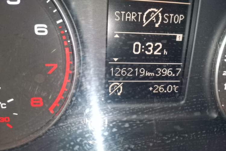 Used Audi Q3 2015 35 TFSI Comfort Model Odometer Close Up