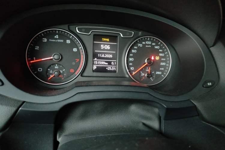 Used Audi Q3 2015 30 TFSI Comfort Model Odometer Close Up