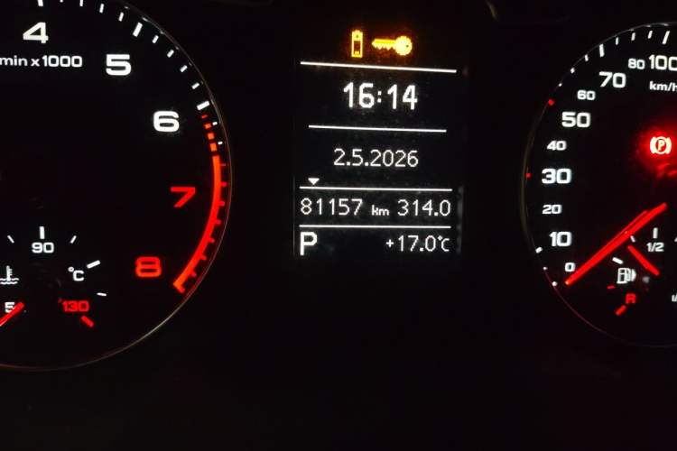 Used Audi Q3 2015 35 TFSI Comfort Model Odometer Close Up