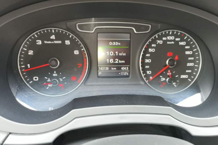 Used Audi Q3 2015 35 TFSI quattro Technology Edition Odometer Close Up