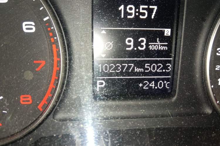Used Audi Q3 2015 35 TFSI Millionth Anniversary Comfort Model Odometer Close Up