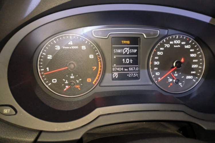 Used Audi Q3 2015 30 TFSI Comfort Model Odometer Close Up
