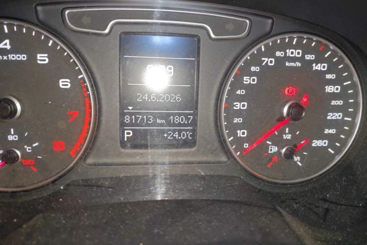 Used Audi Q3 2015 35 TFSI Comfort Model Odometer Close Up