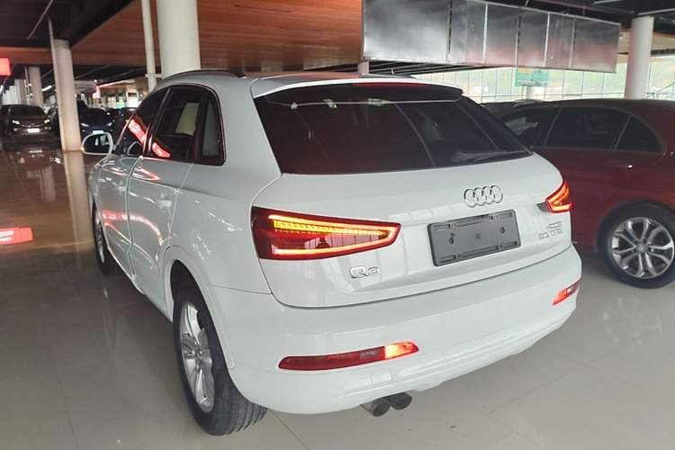 Used Audi Q3 2015 30 TFSI Comfort Model Rear Left 45 Deg
