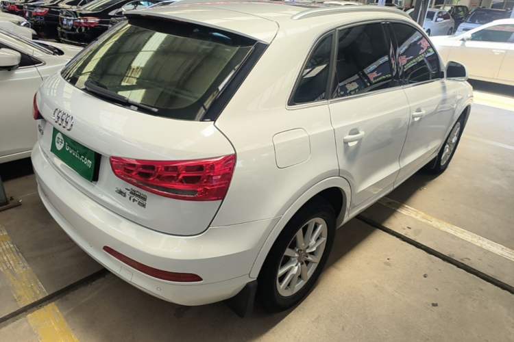 Used Audi Q3 2015 35 TFSI Ambition Edition Rear Right 45 Deg