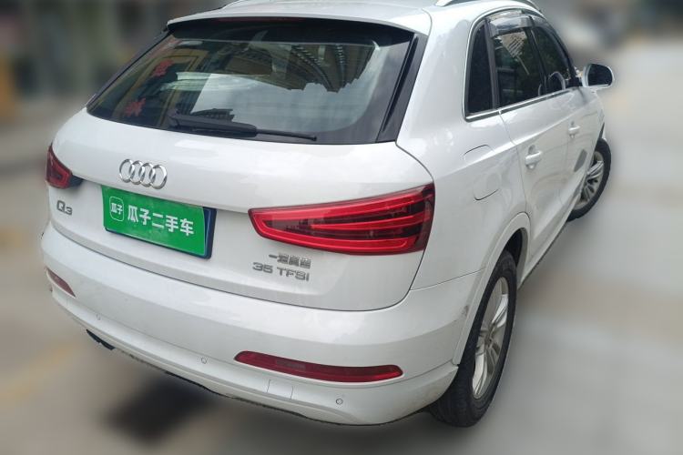 Used Audi Q3 2015 35 TFSI Comfort Model Rear Right 45 Deg