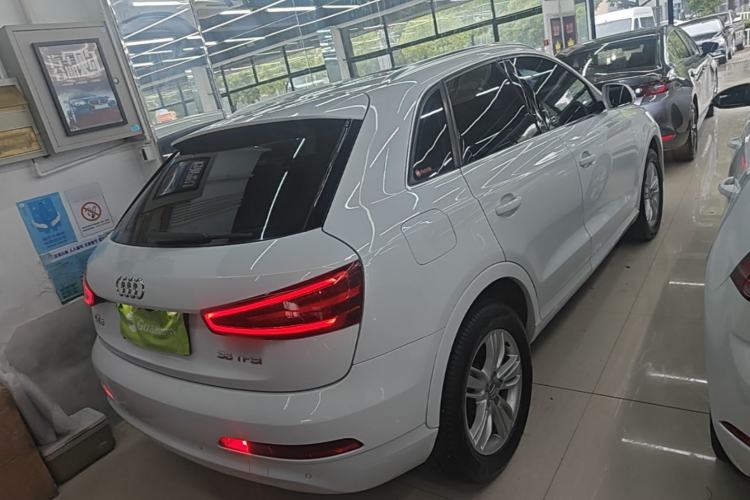 Used Audi Q3 2015 35 TFSI Comfort Model Rear Right 45 Deg