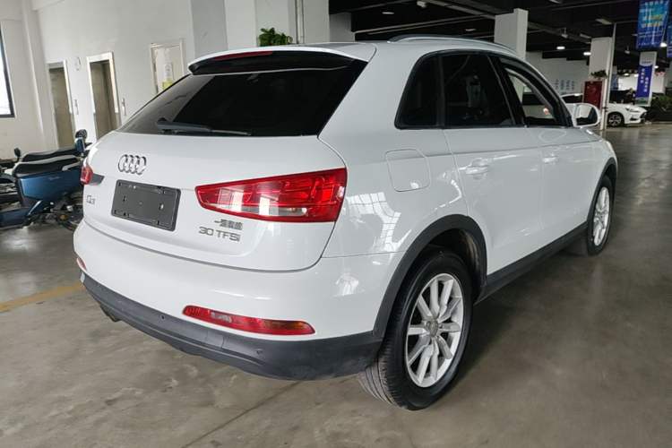 Used Audi Q3 2015 30 TFSI Ambition Edition Rear Right 45 Deg