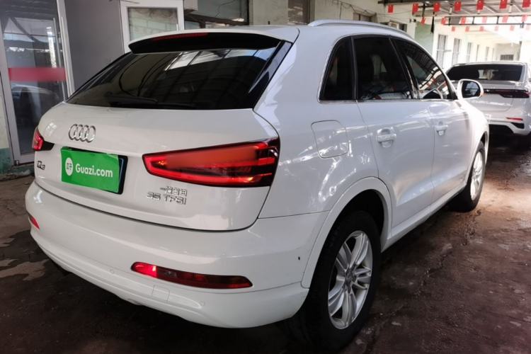Used Audi Q3 2015 35 TFSI Comfort Model Rear Right 45 Deg