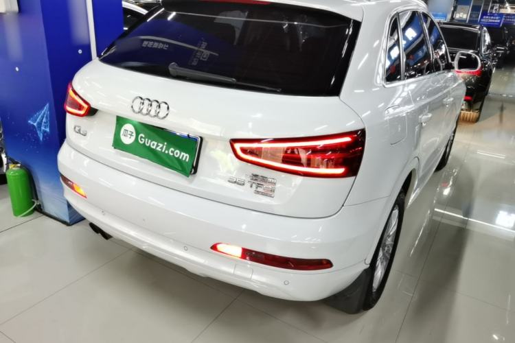 Used Audi Q3 2015 35 TFSI quattro Technology Edition Rear Right 45 Deg